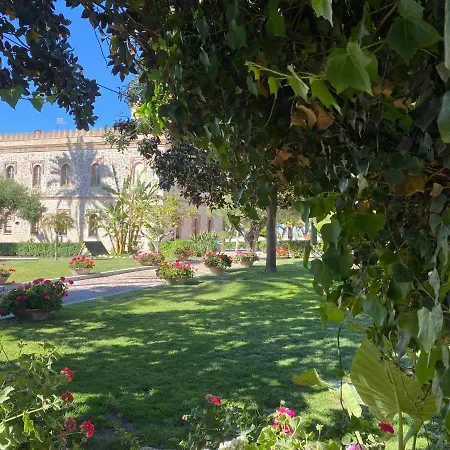 El Maestre Villa *